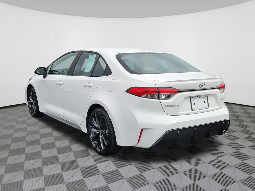 Used 2025 Toyota Corolla SE SE CVT