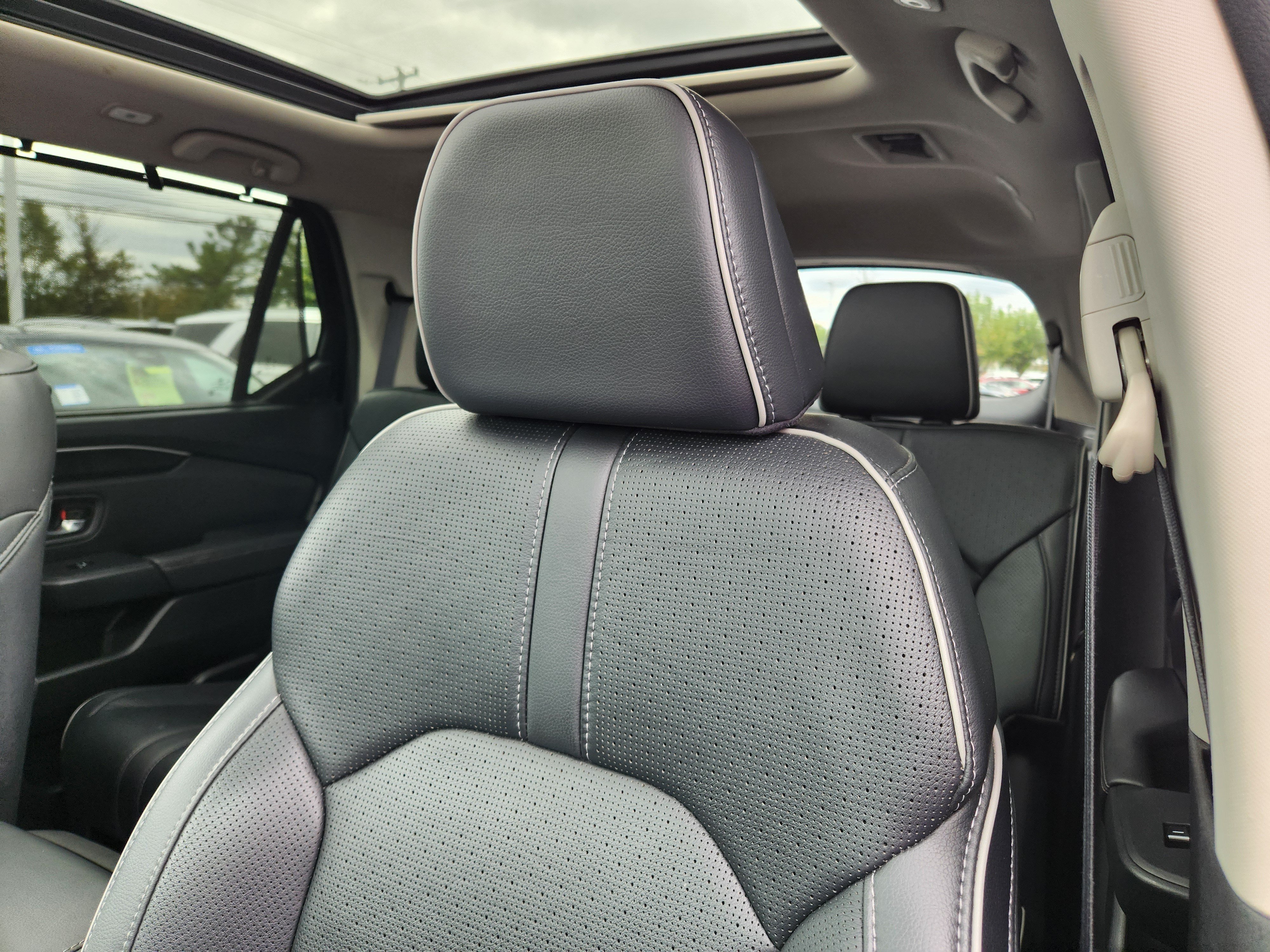 2023 Honda Pilot Elite - Photo 11