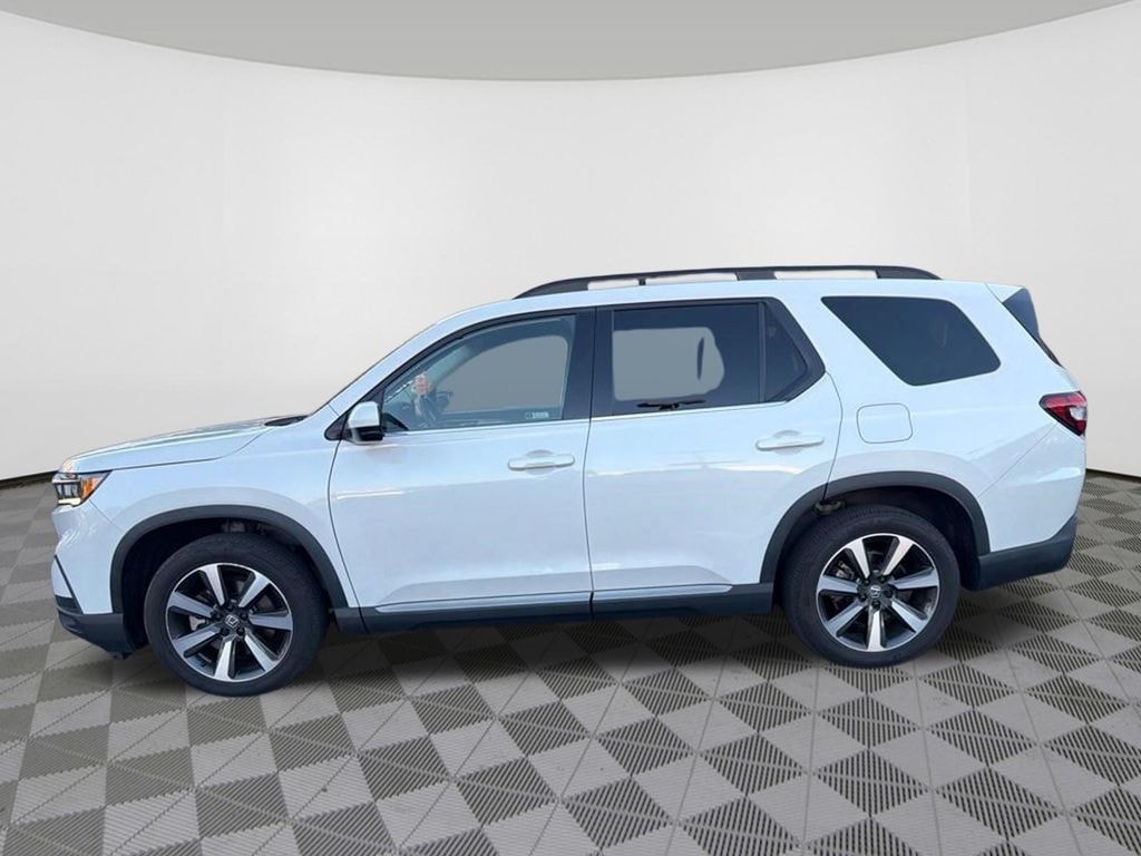 Used 2025 Honda Pilot Touring SUV