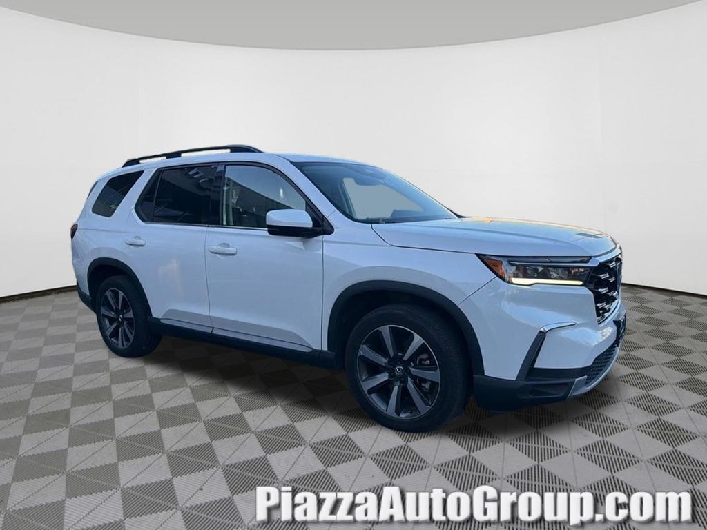 Used 2025 Honda Pilot Touring SUV