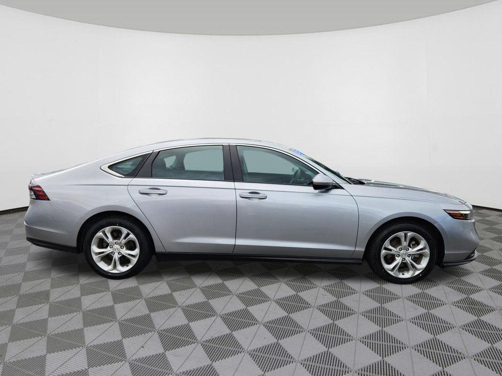 2023 Honda Accord LX - Photo 6