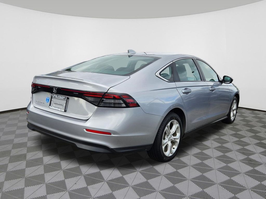 2023 Honda Accord LX - Photo 4