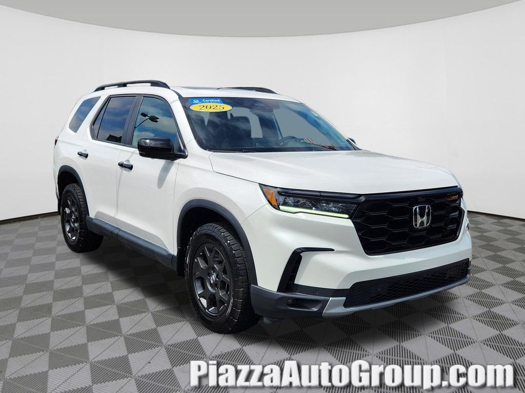 2025 Honda Pilot TrailSport SUV