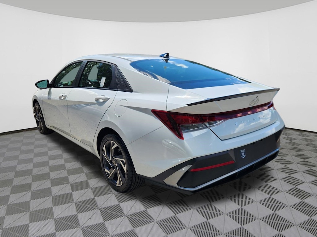 Certified 2025 Hyundai Elantra SEL Sport Sedan