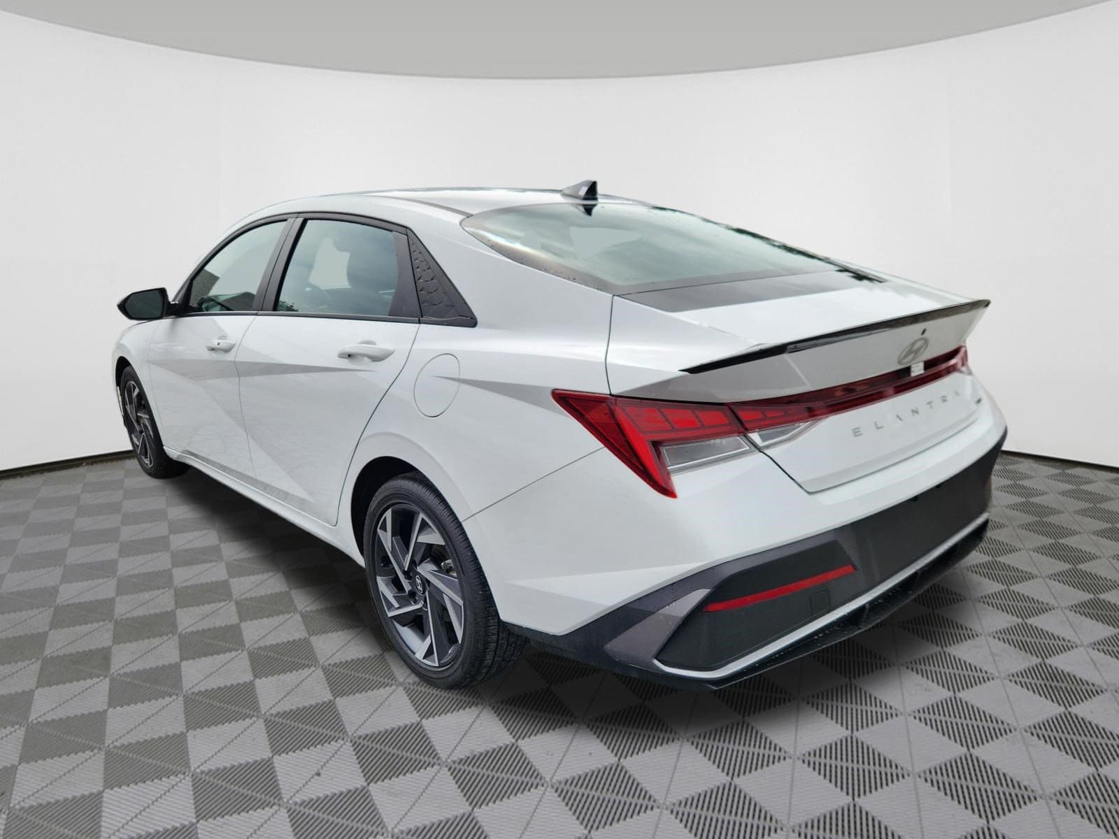 2025 Hyundai Elantra Blue - Photo 3