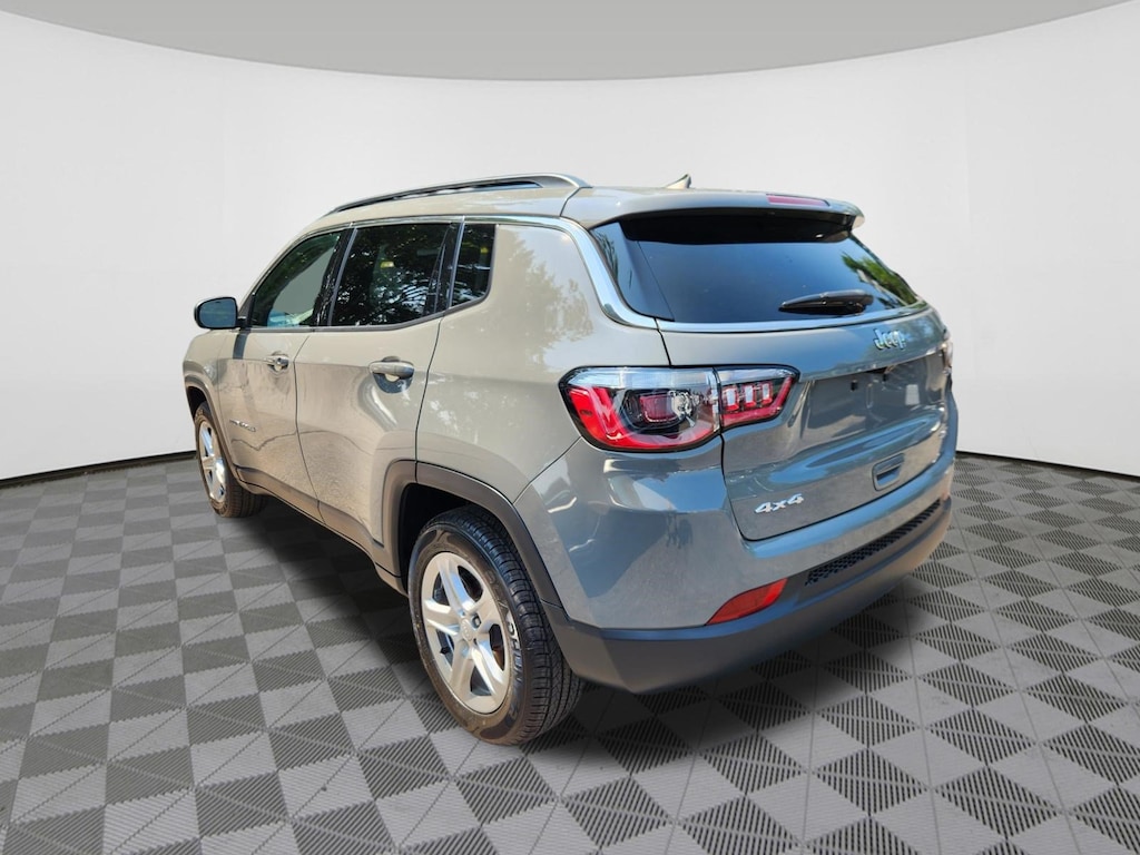 Used 2023 Jeep Compass Latitude SUV