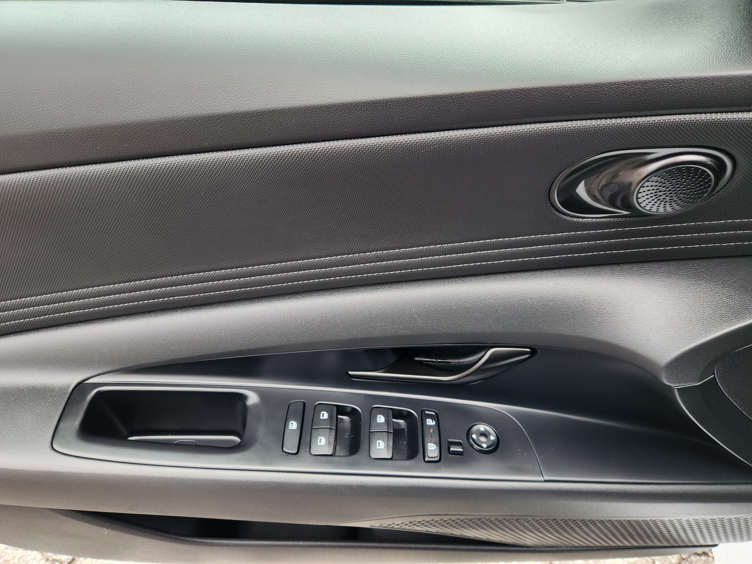 2025 Hyundai Elantra Blue - Photo 17