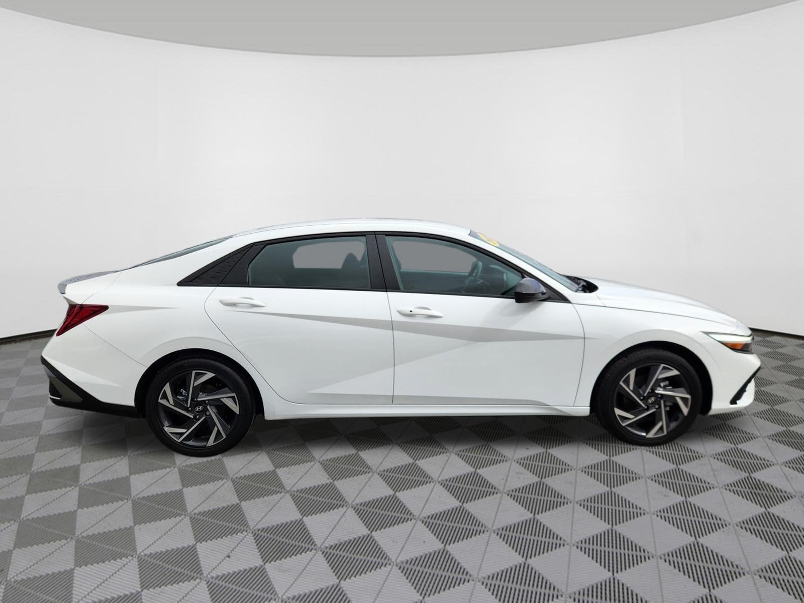 2025 Hyundai Elantra Blue - Photo 6