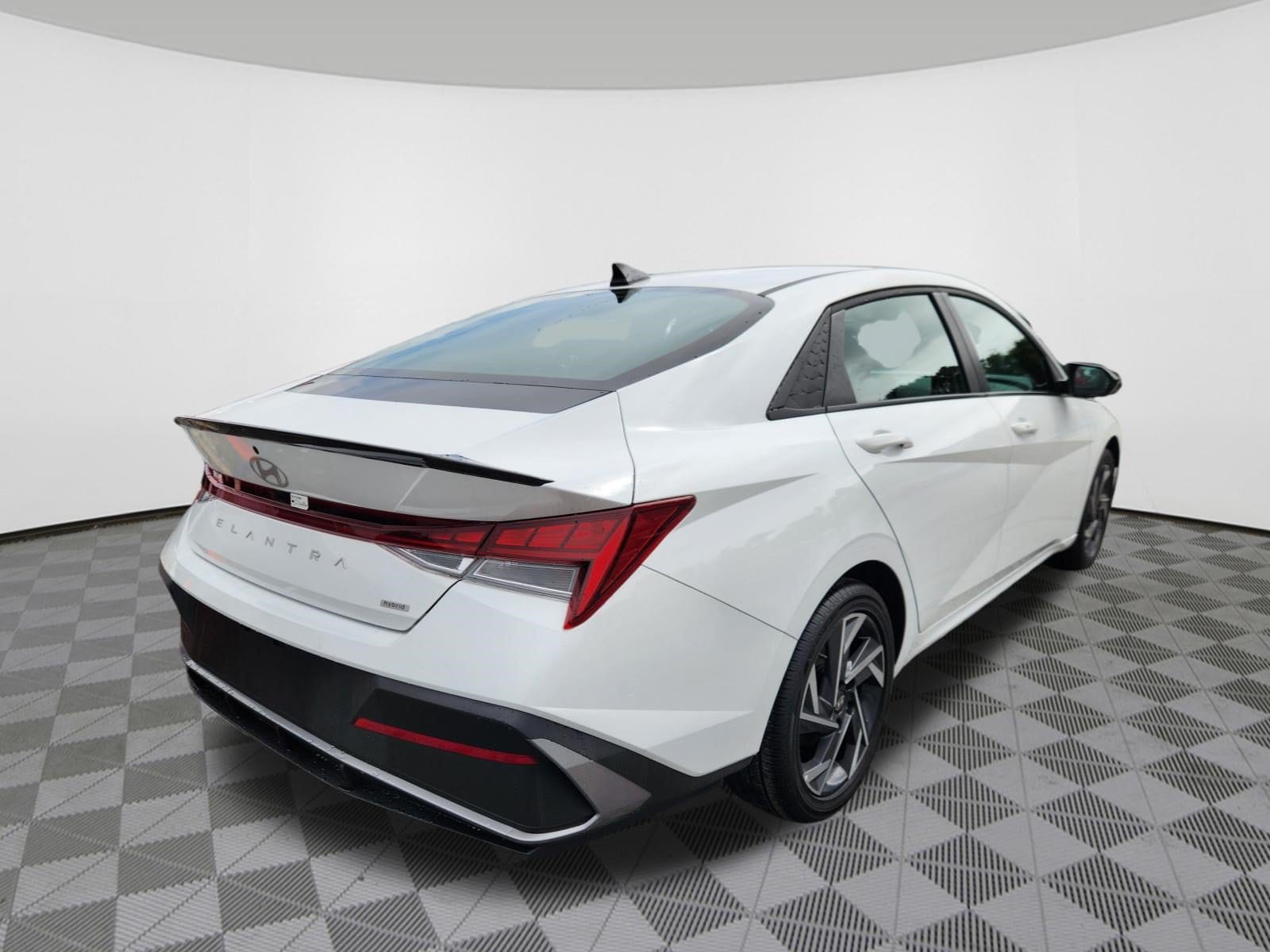 2025 Hyundai Elantra Blue - Photo 4