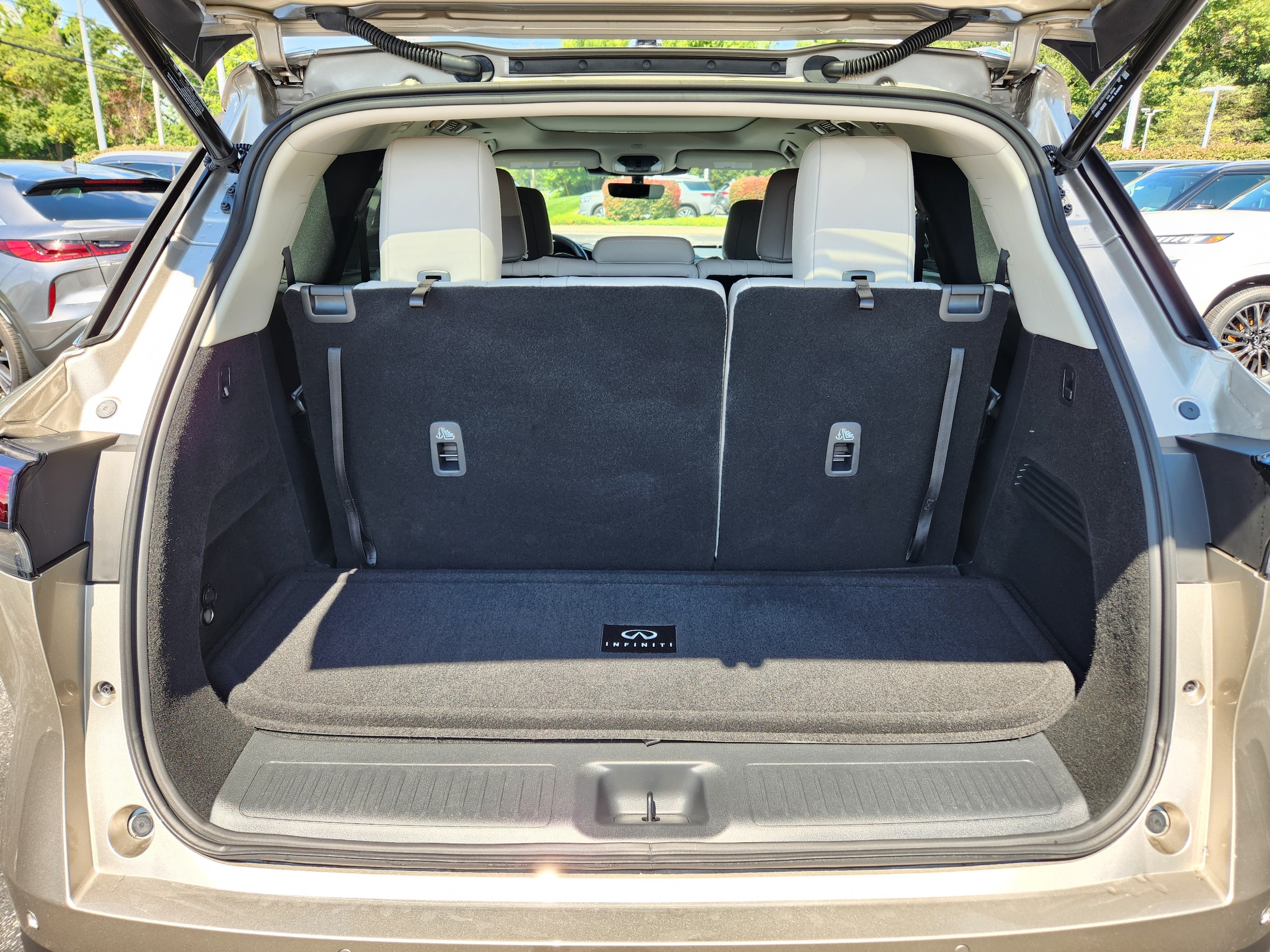 2026 INFINITI QX60 LUXE - Photo 8