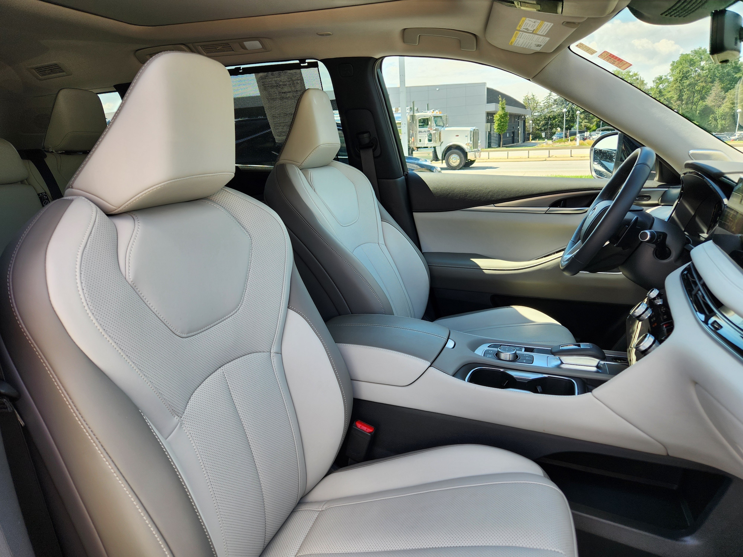 2026 INFINITI QX60 LUXE - Photo 16