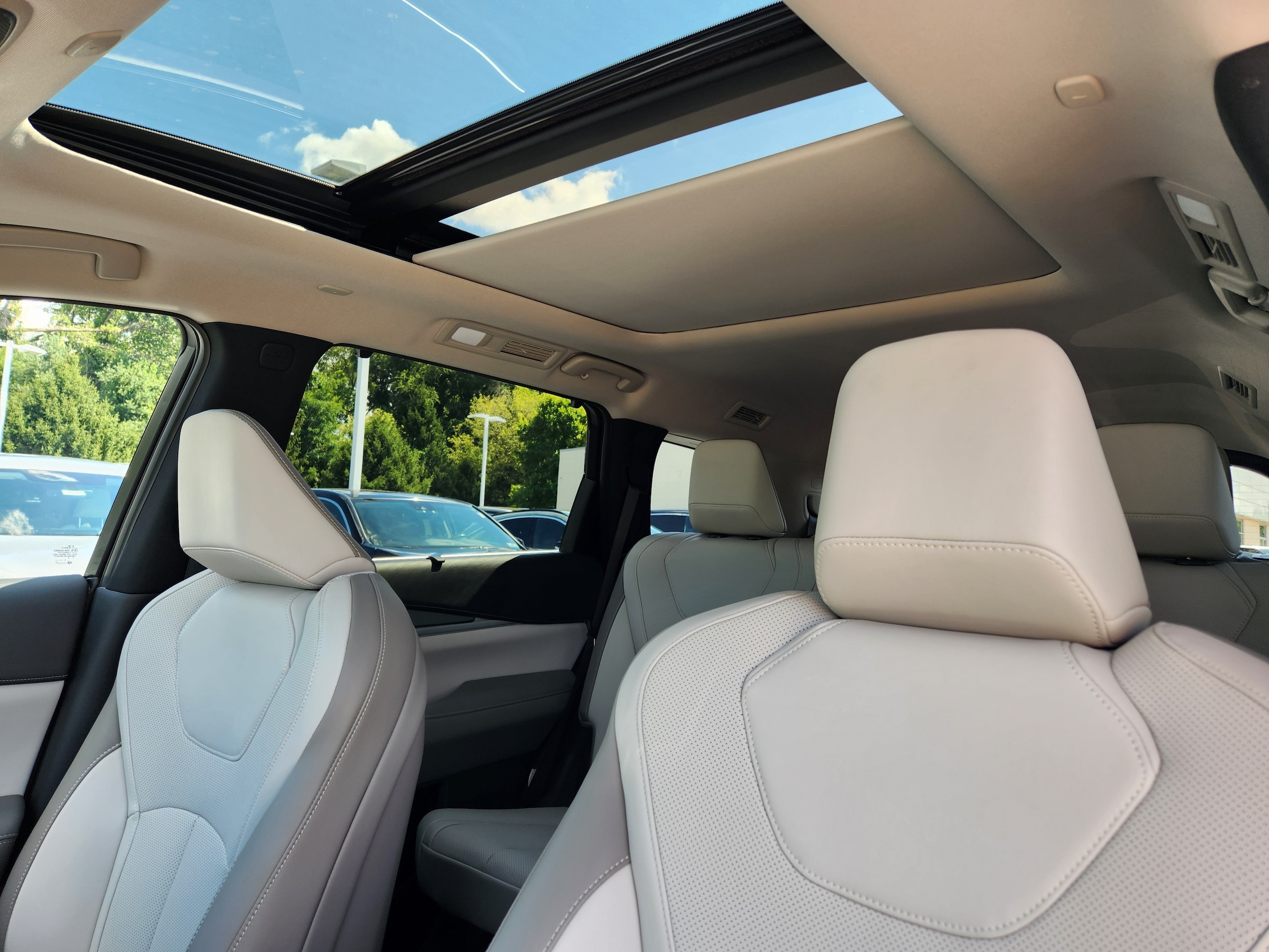 2026 INFINITI QX60 LUXE - Photo 12