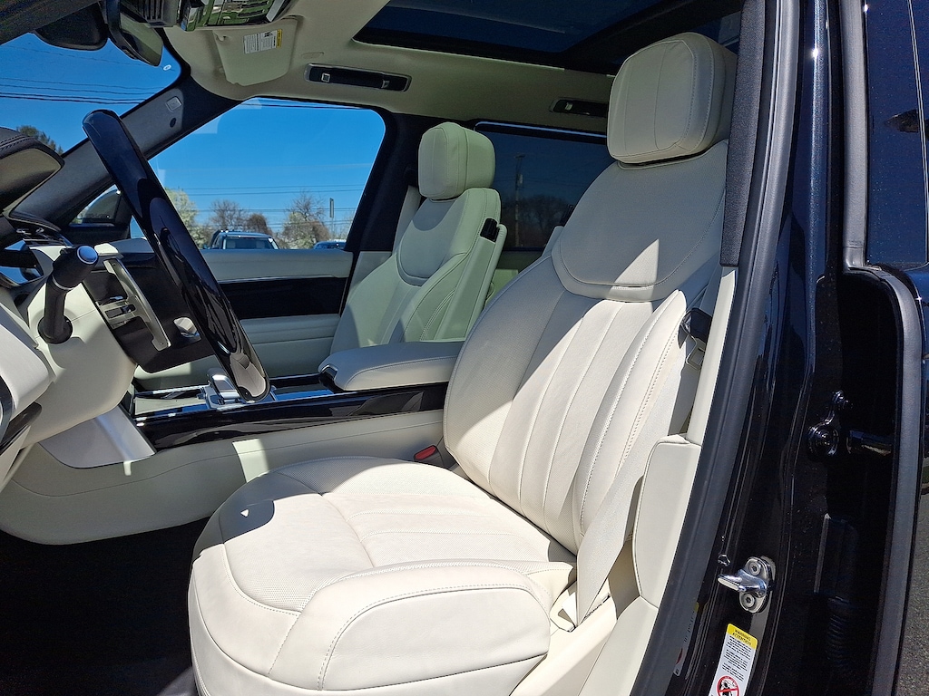 New 2026 Land Rover Range Rover P400 SE 7 Seat Sport Utility