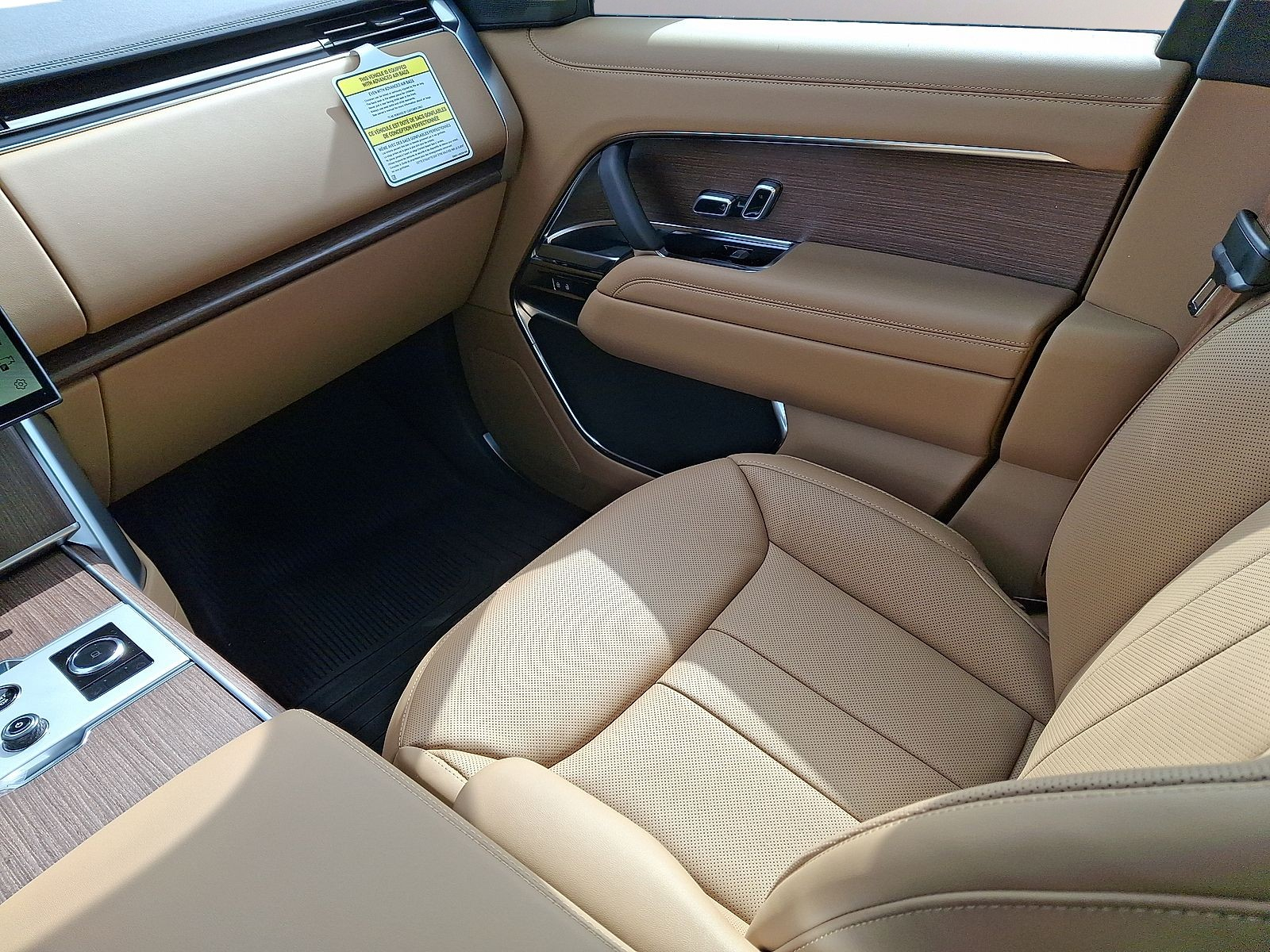 New 2027 Land Rover Range Rover SE Sport Utility