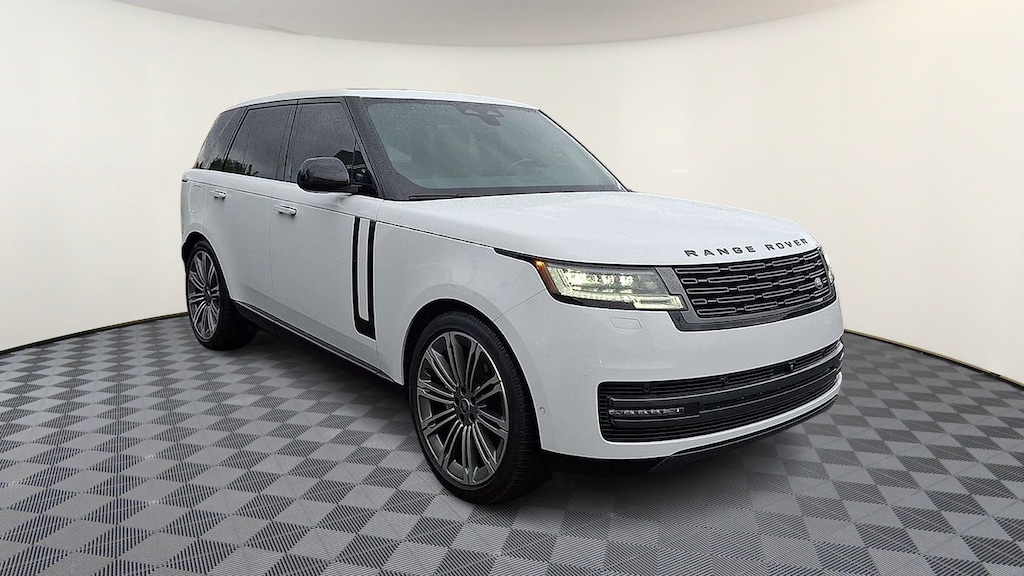 Certified 2025 Land Rover Range Rover P400 SE SUV