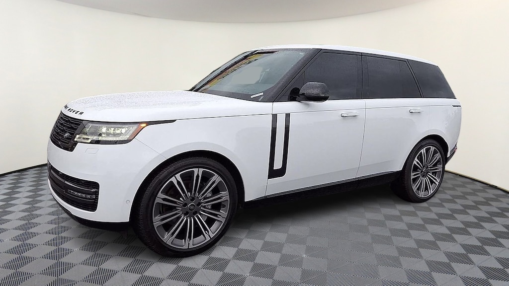 Certified 2025 Land Rover Range Rover P400 SE SUV