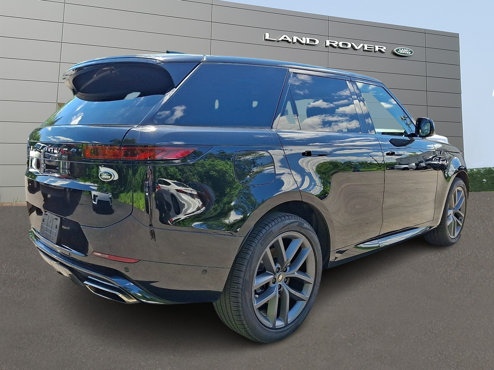 Used 2023 Land Rover Range Rover Sport SE Dynamic Sport Utility