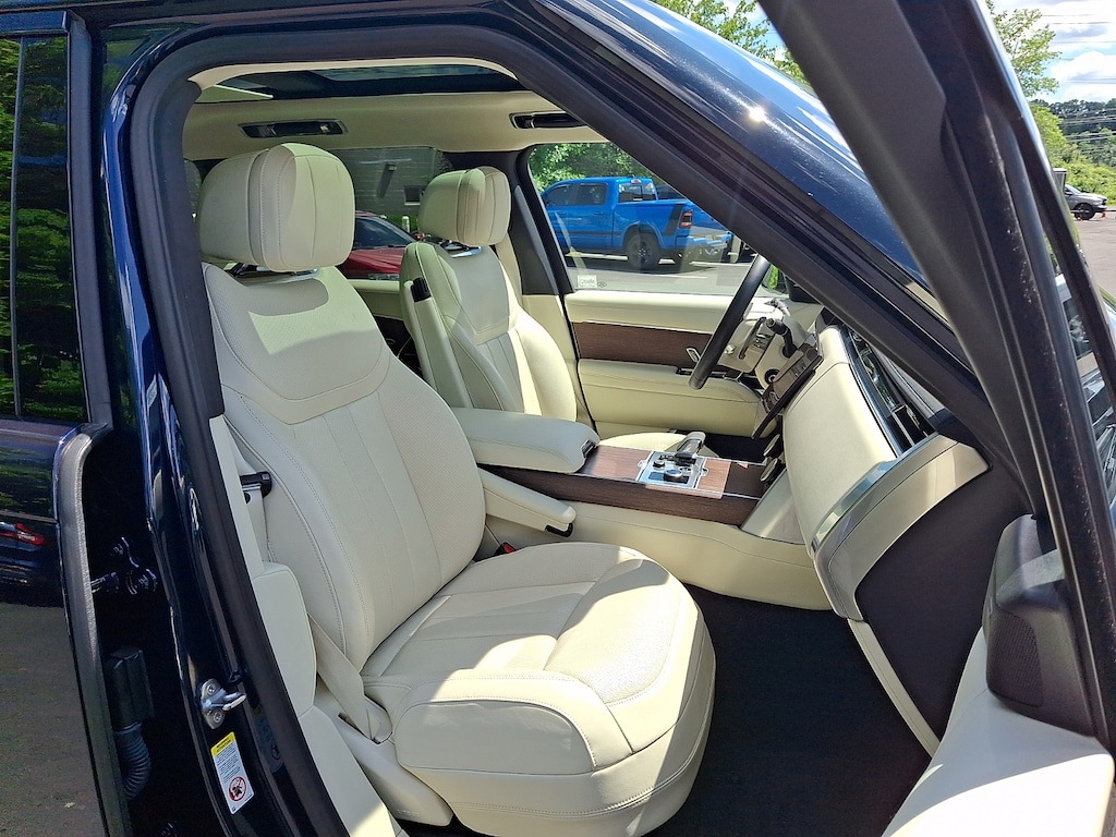 Certified 2023 Land Rover Range Rover P400 SE Sport Utility