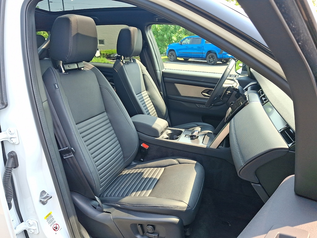 Certified 2025 Land Rover Discovery Sport Dynamic SE Sport Utility