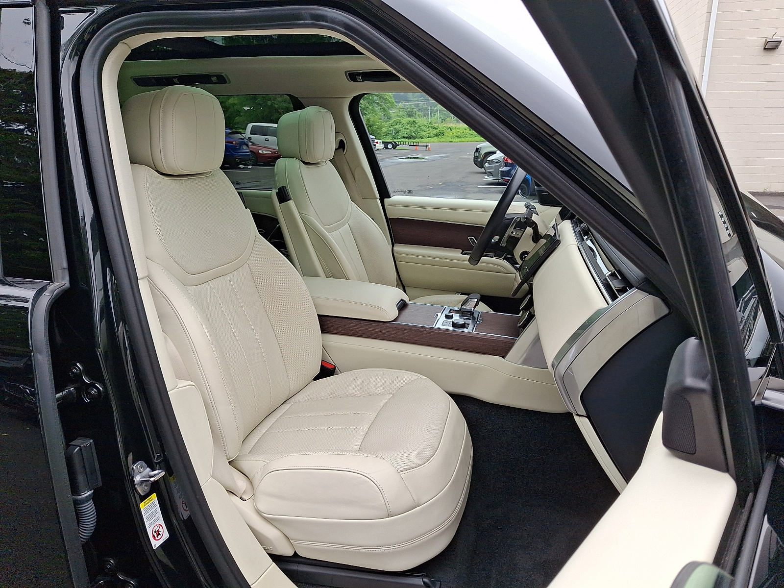 Certified 2023 Land Rover Range Rover P400 SE Sport Utility