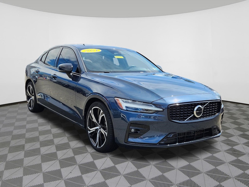 Used 2024 Volvo S60 Core Dark Theme Sedan