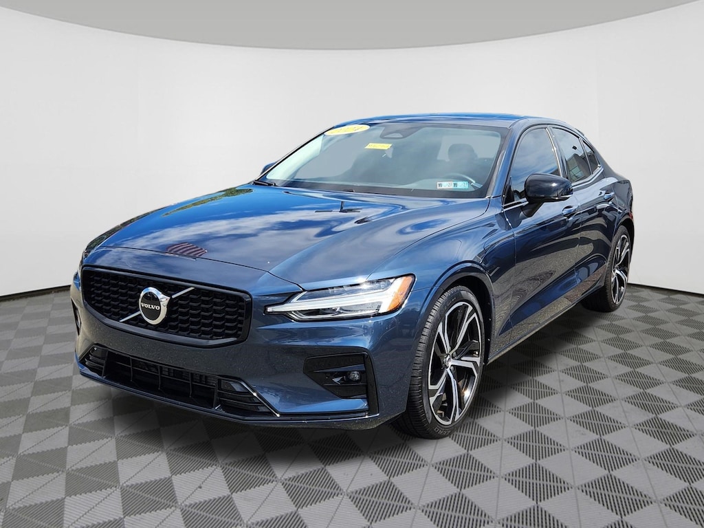Used 2024 Volvo S60 Core Dark Theme Sedan