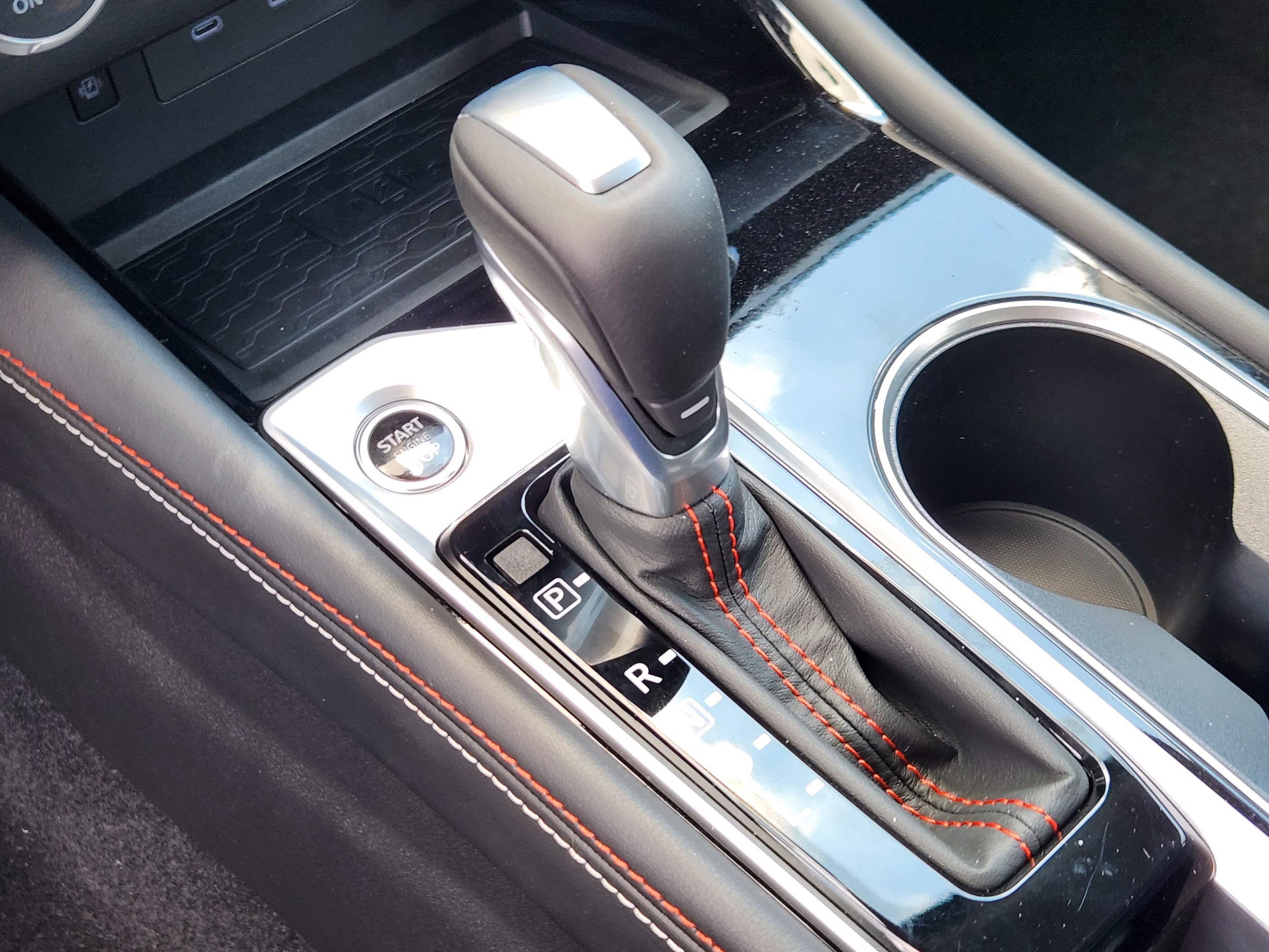 2025 Nissan Altima SR - Photo 13