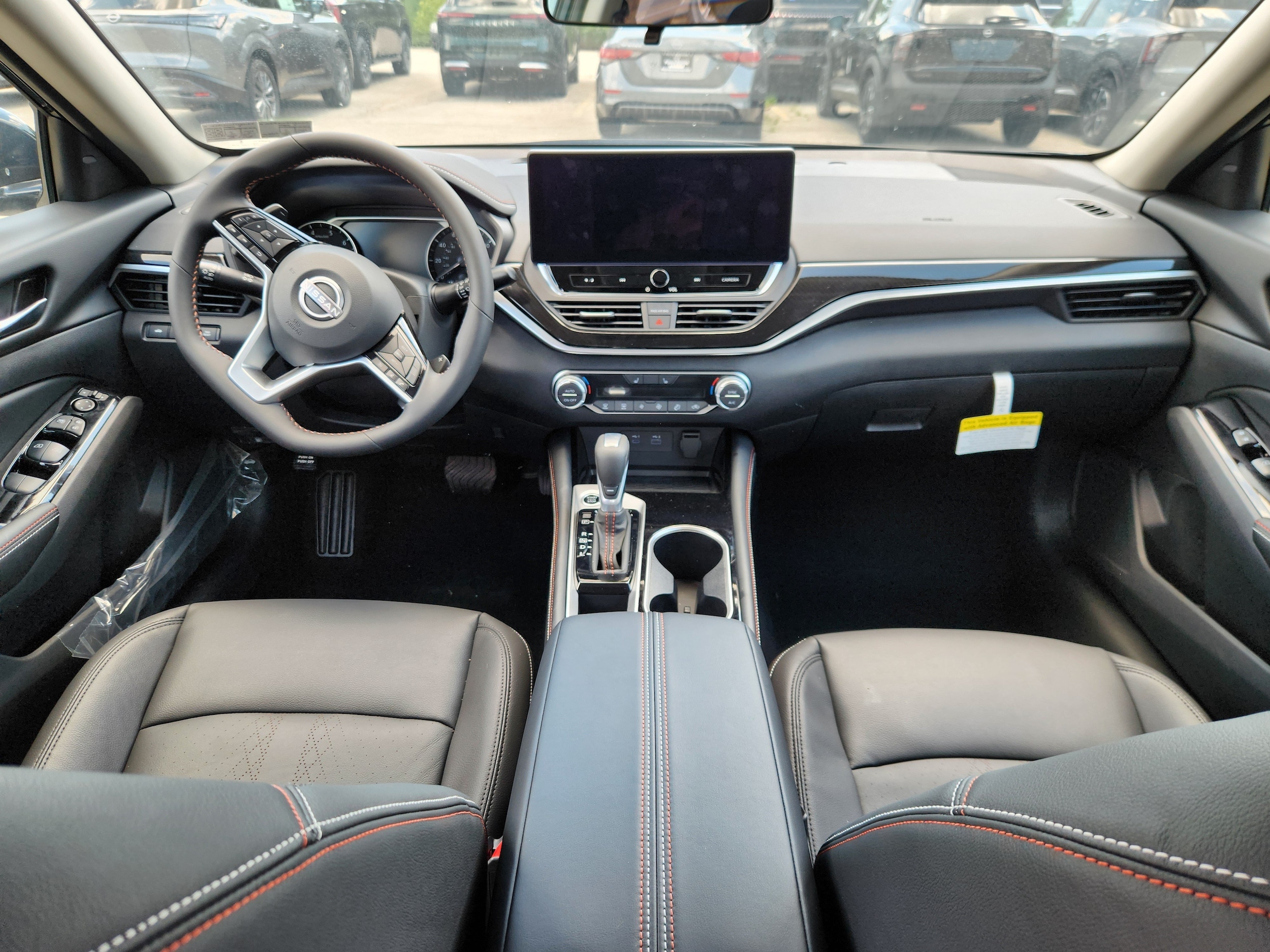 2025 Nissan Altima SR - Photo 7