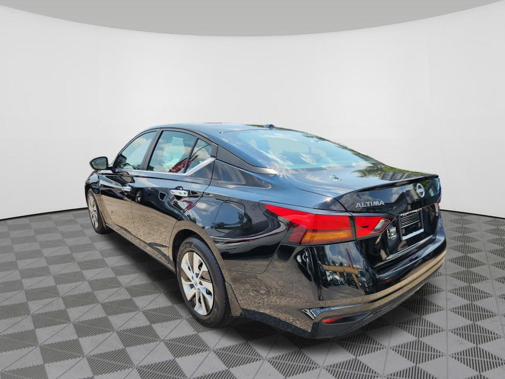 Certified 2025 Nissan Altima S Sedan