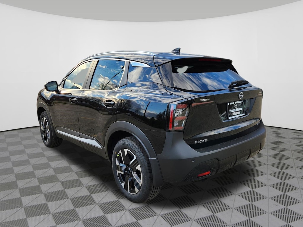 Used 2026 Nissan Kicks SV SUV