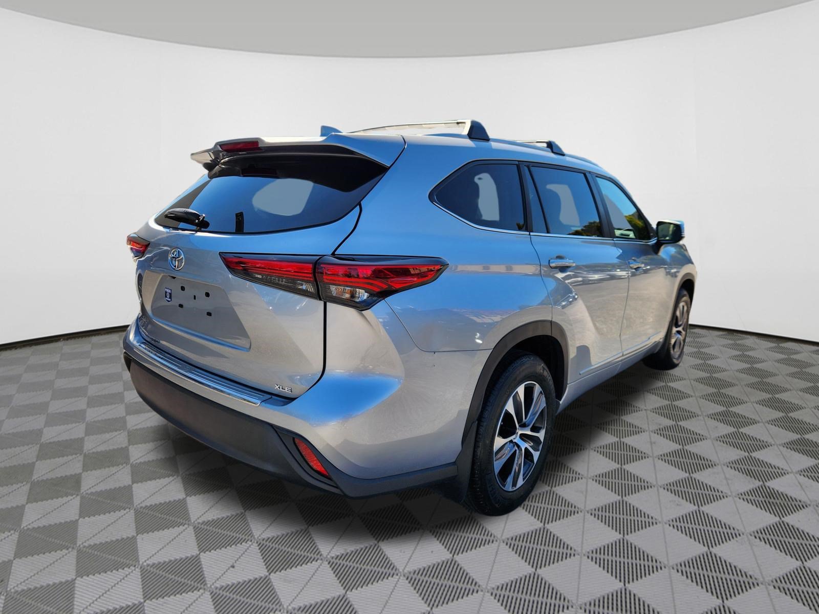 Used 2023 Toyota Highlander SUV