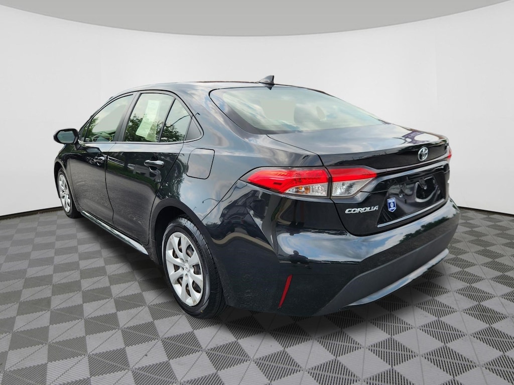 Used 2020 Toyota Corolla LE Sedan