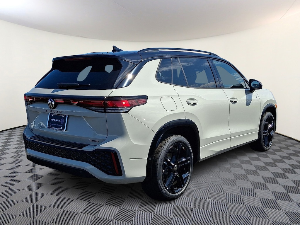 New 2026 Volkswagen Tiguan SE R-Line Black Sport Utility