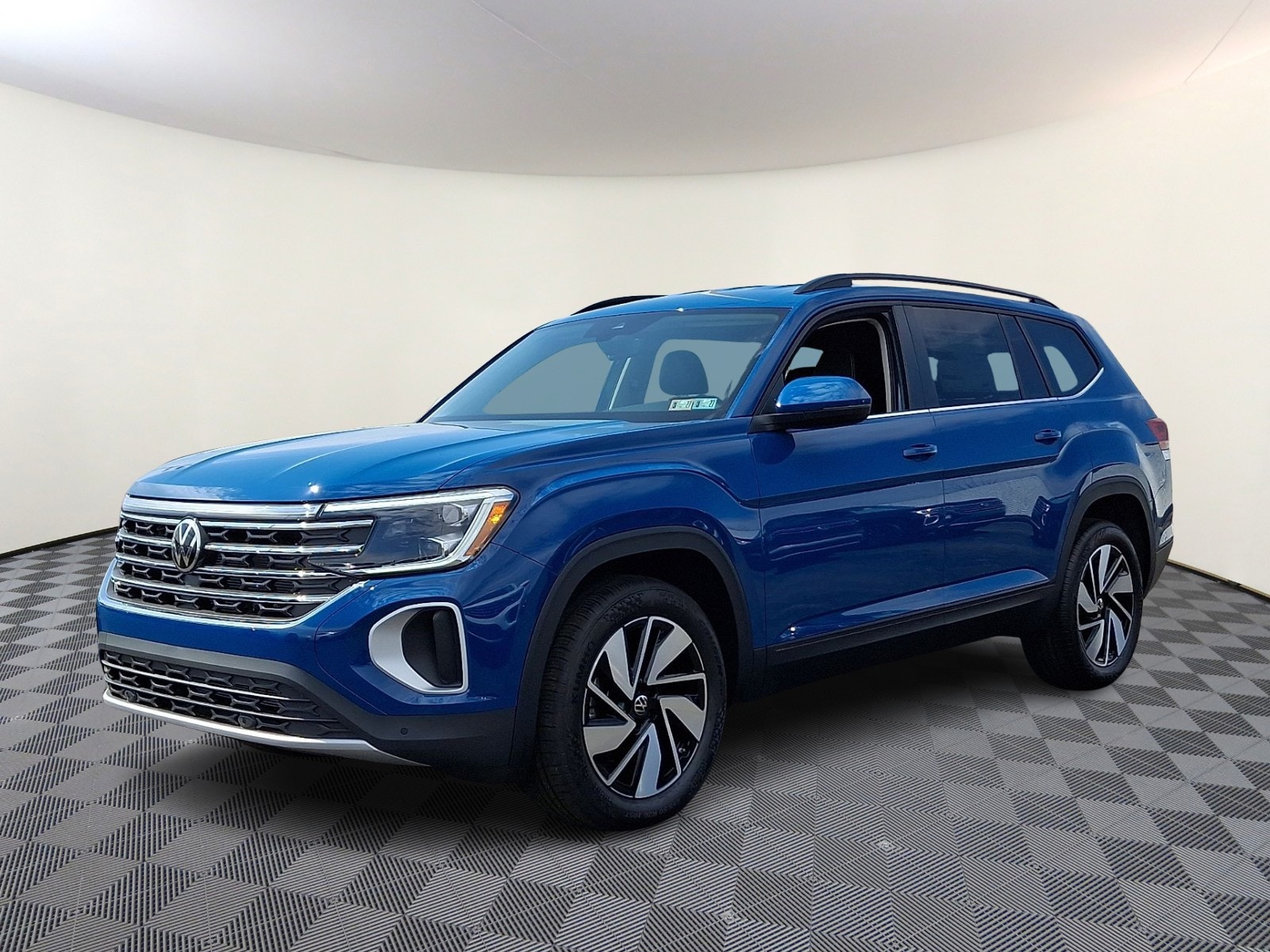 2026 Volkswagen Atlas SE w/Tech - Photo 2