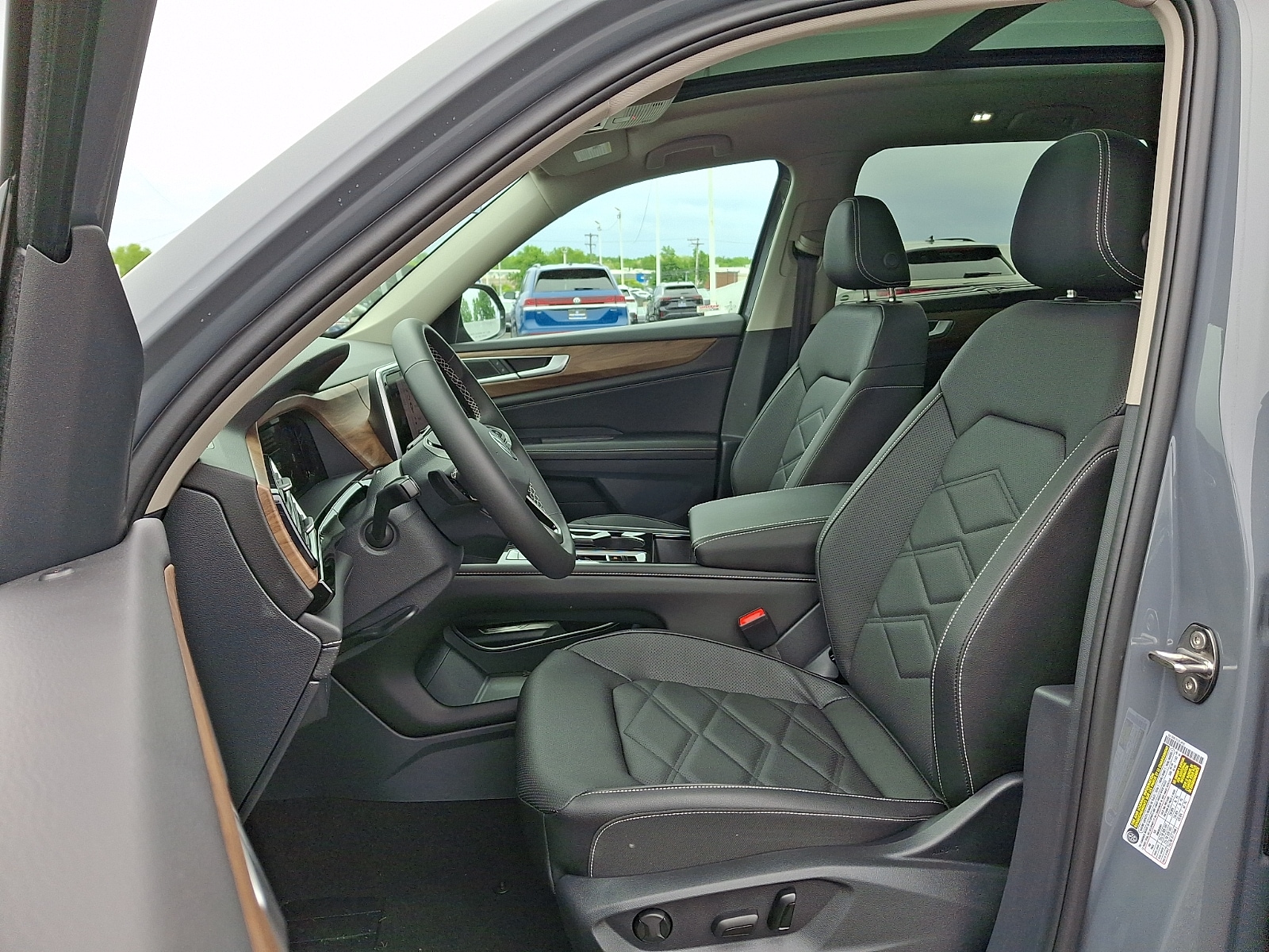 2026 Volkswagen Atlas SE w/Tech - Photo 6