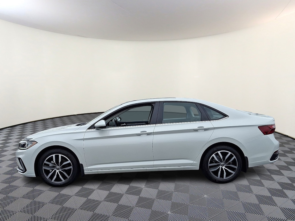 Used 2026 Volkswagen Jetta SE Sedan
