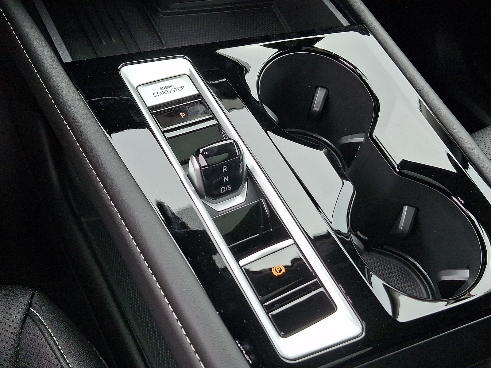 2026 Volkswagen Atlas SE w/Tech - Photo 7