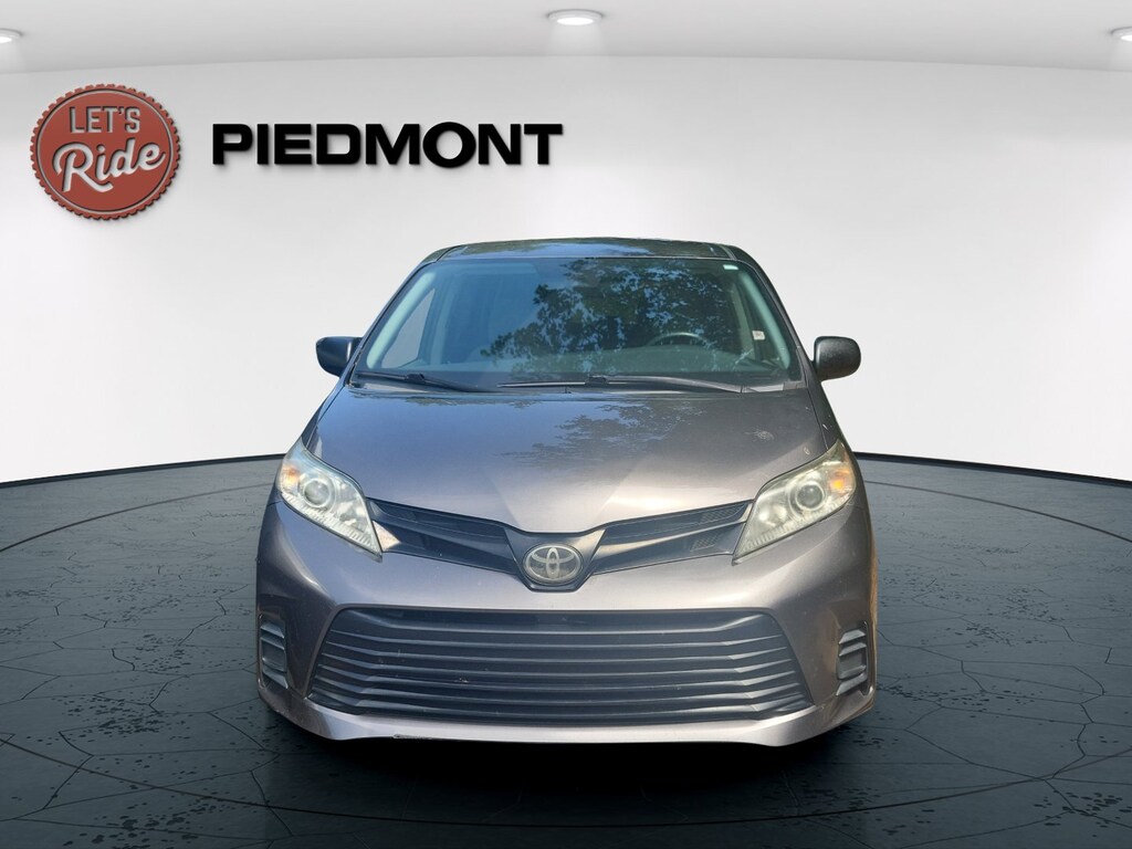 Used 2019 Toyota Sienna L FWD 7-Passenger Van
