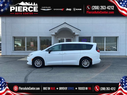 2024 Chrysler Voyager LX Van Passenger Van