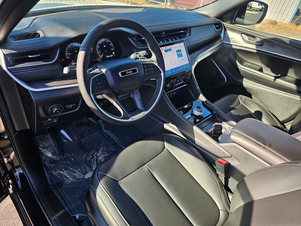 New 2025 Jeep Grand Cherokee L LIMITED 4X4 Sport Utility