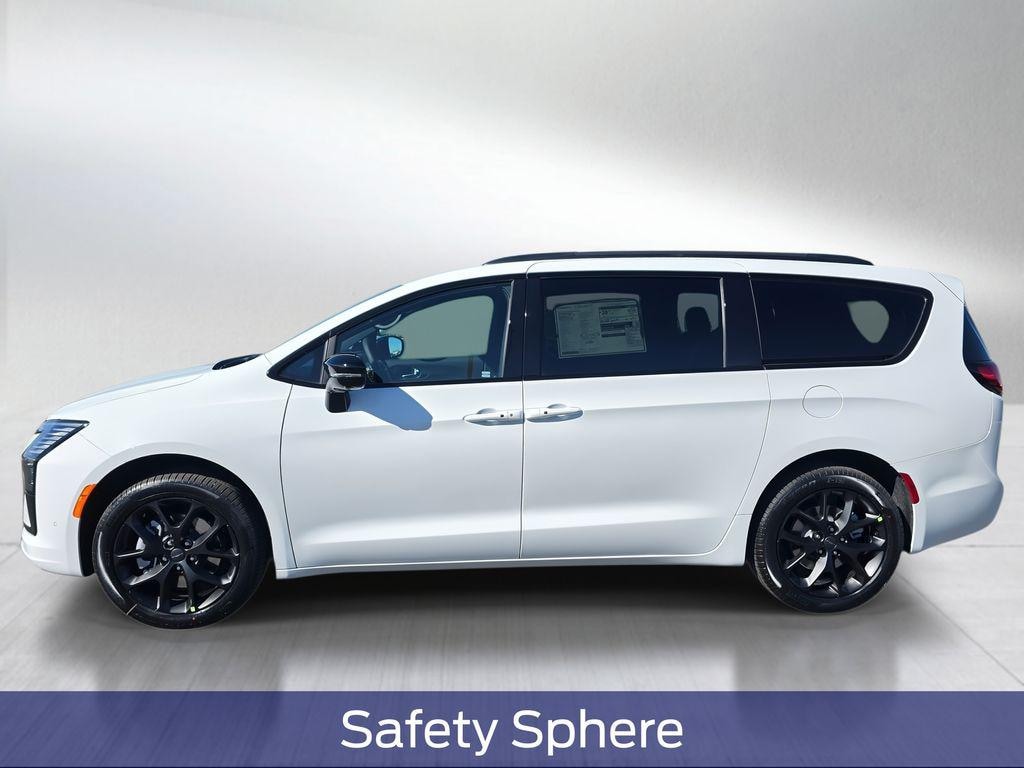 New 2027 Chrysler Pacifica LIMITED AWD Passenger Van