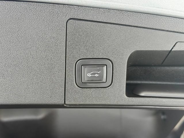 Used 2025 CADILLAC XT4 Premium Luxury SUV