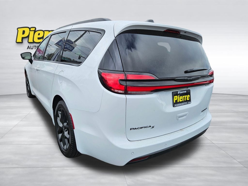 Used 2025 Chrysler Pacifica Limited Van Passenger Van