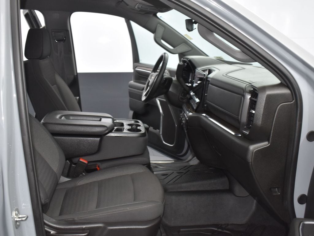 2024 Chevrolet Silverado 1500 LT - Photo 18