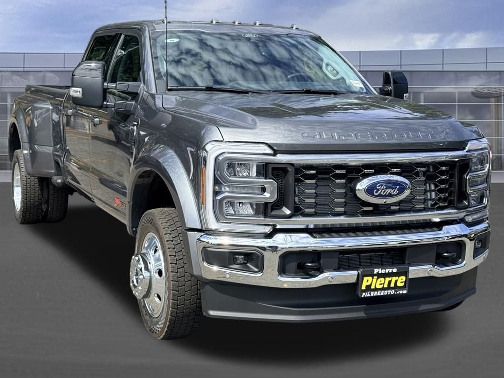 New 2026 Ford F-450 Lariat DRW Truck Crew Cab