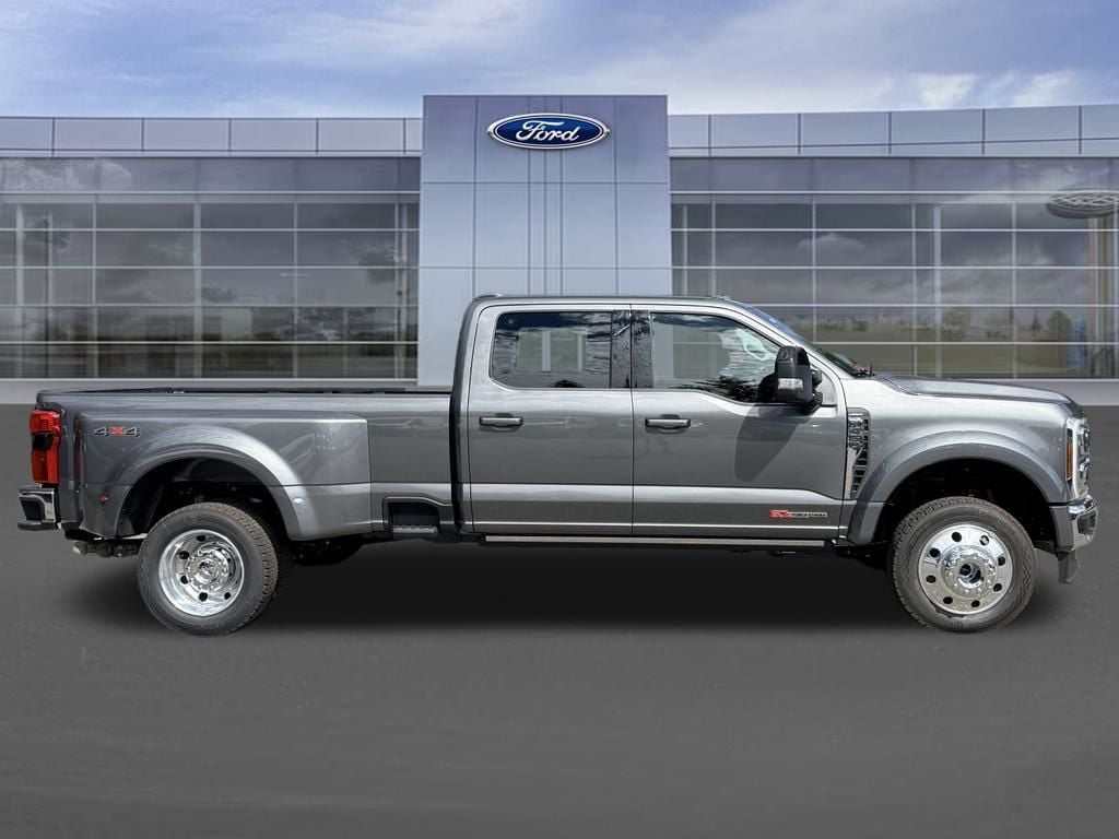 New 2026 Ford F-450 Lariat DRW Truck Crew Cab