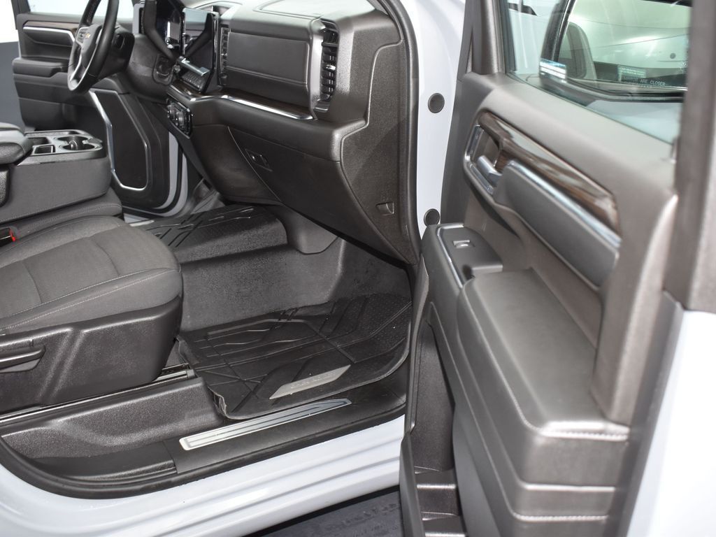2024 Chevrolet Silverado 1500 LT - Photo 19