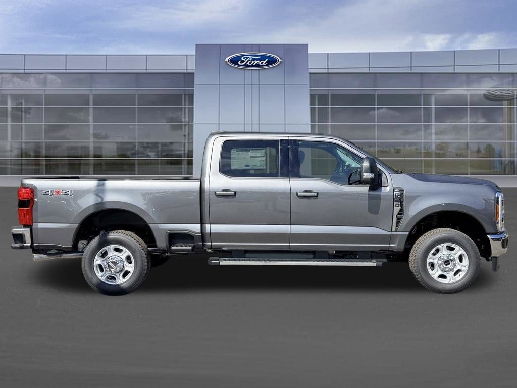 New 2026 Ford F-350 XLT Truck Crew Cab