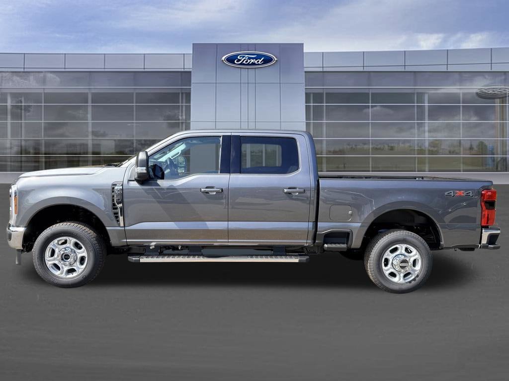 New 2026 Ford F-350 XLT Truck Crew Cab
