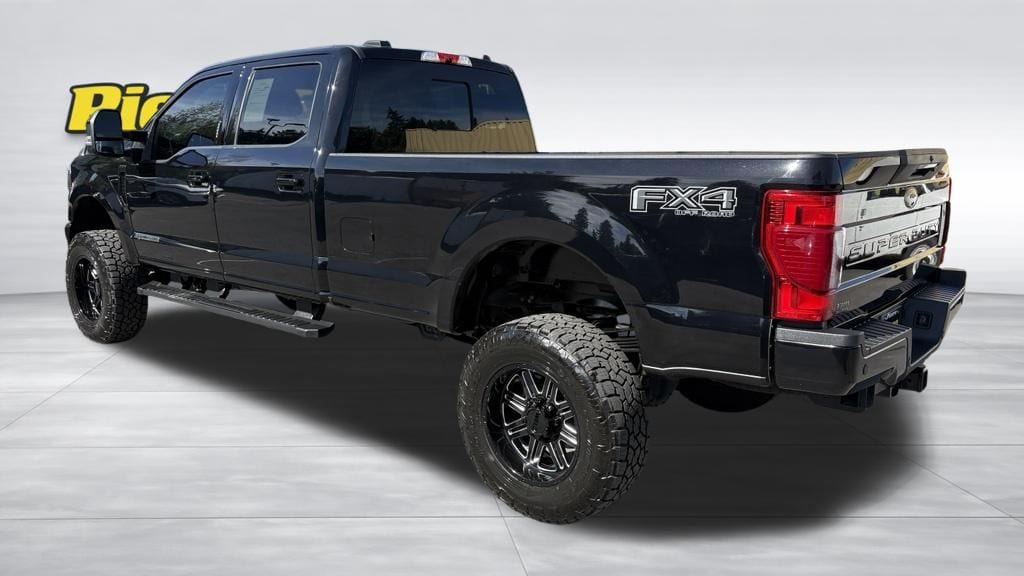 Used 2022 Ford F-350SD Lariat Truck Crew Cab